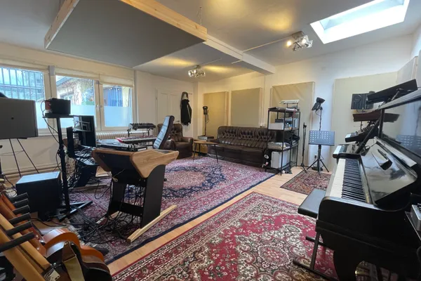 Julian Schneid Musikproduktion | Studio – Tonstudio Köln in Köln