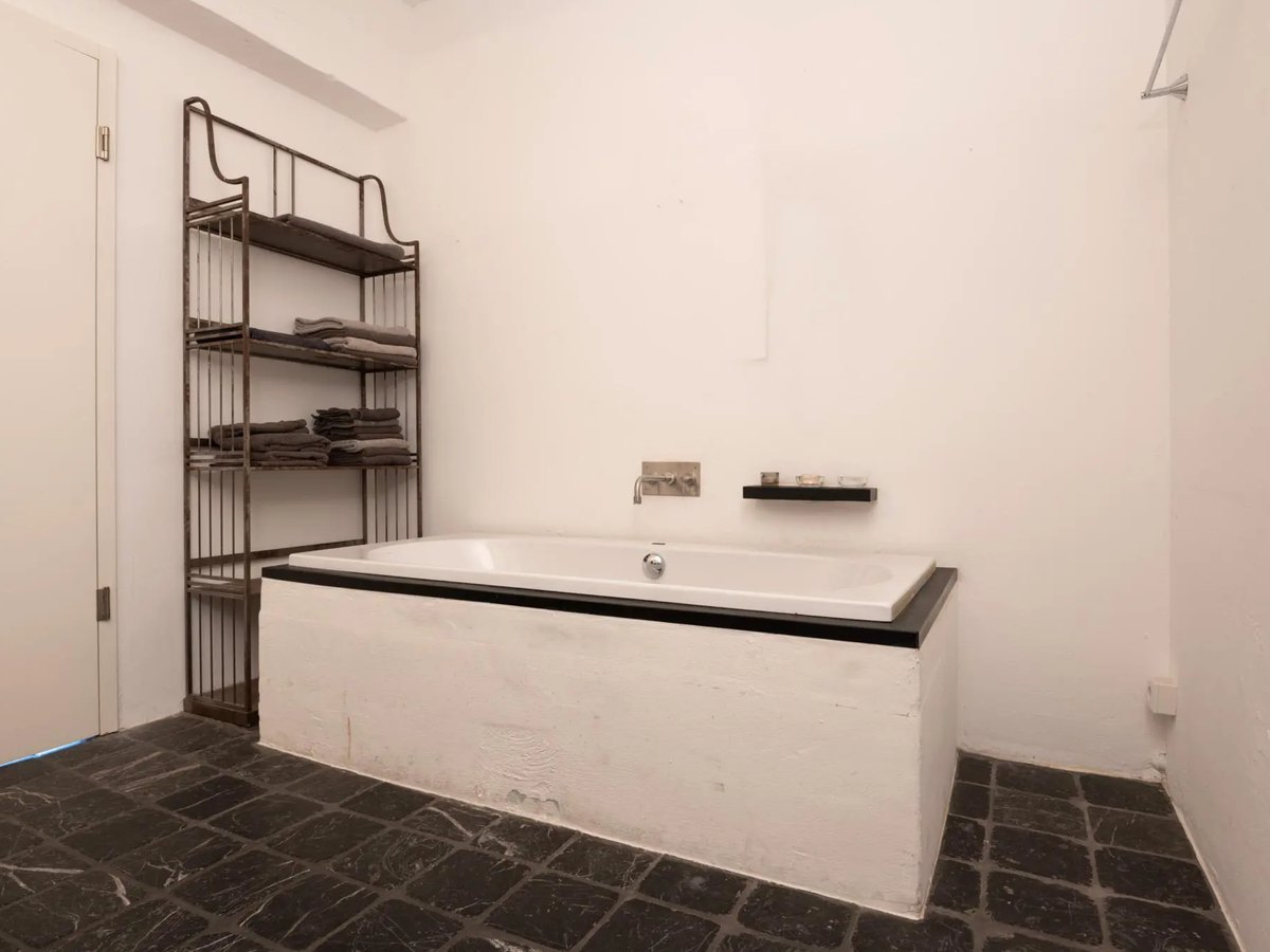 Studio image 11