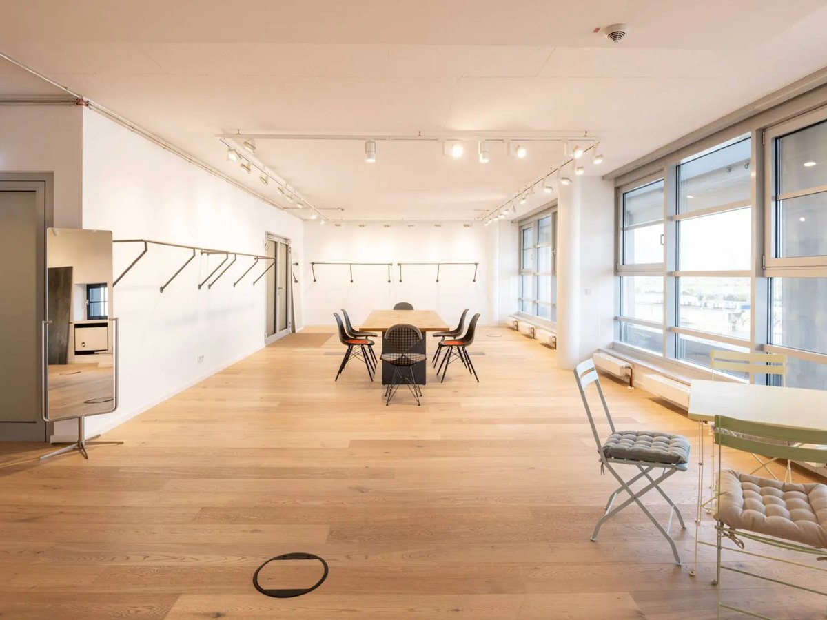 Studio image 8