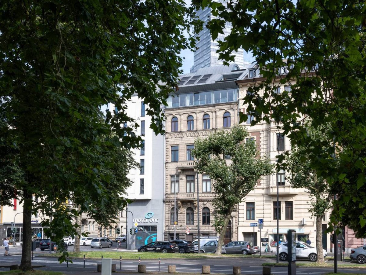 Studio image 16
