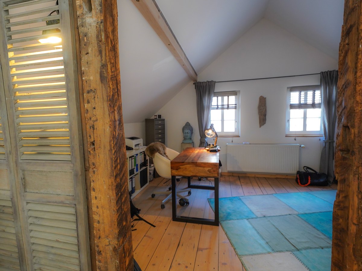 Studio image 16
