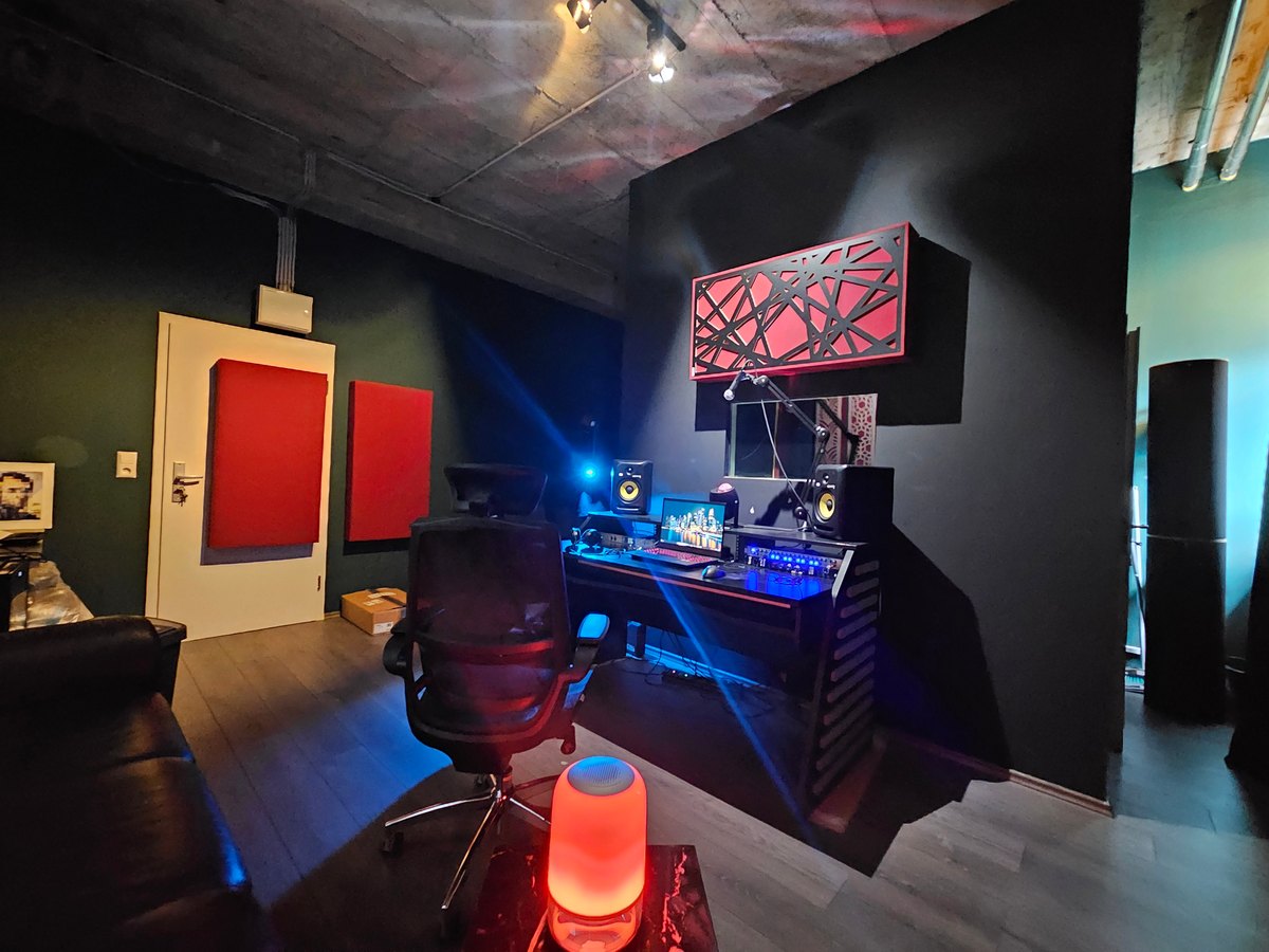 Studio image 6