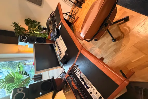 Moderner und gutklingender Studioraum – Studio mieten Köln in Köln