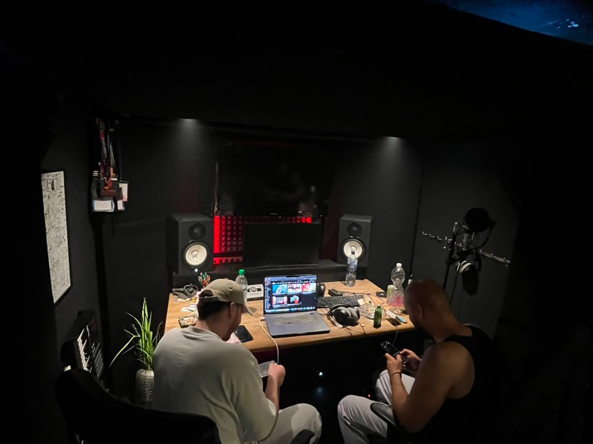 Studio image 8