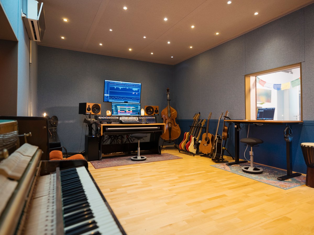 Studio image 8