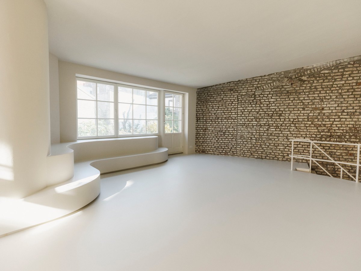 Studio image 6