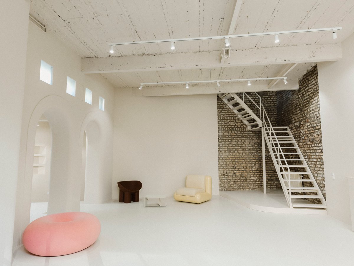 Studio image 8