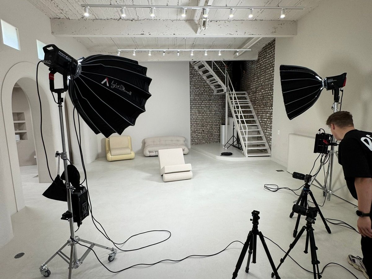 Studio image 12