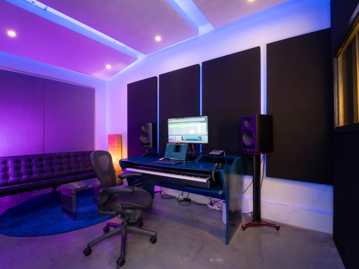 Studio image 6