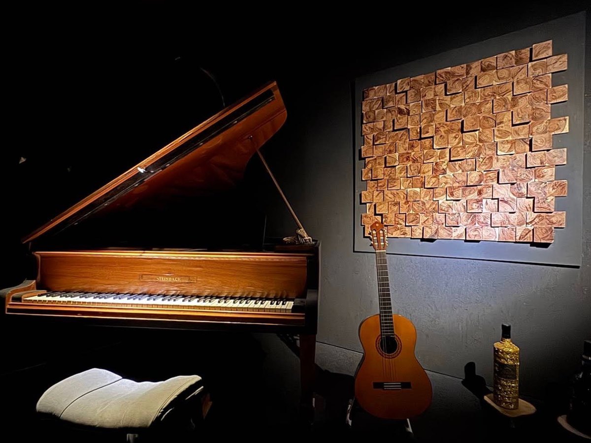 Studio image 8