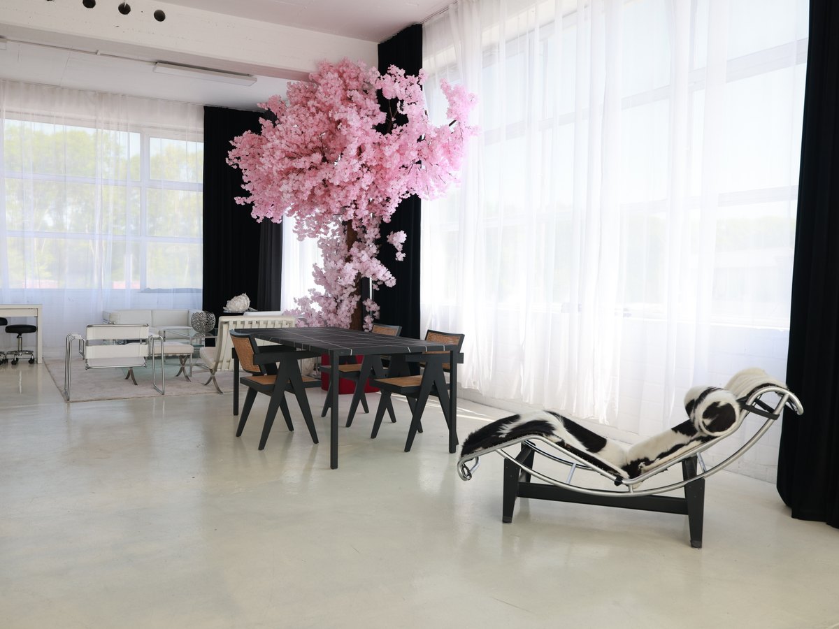 Studio image 6